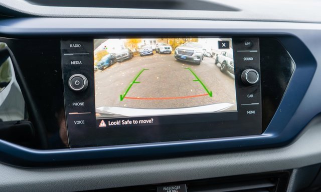 Used 2022 Volkswagen Taos SE image 25