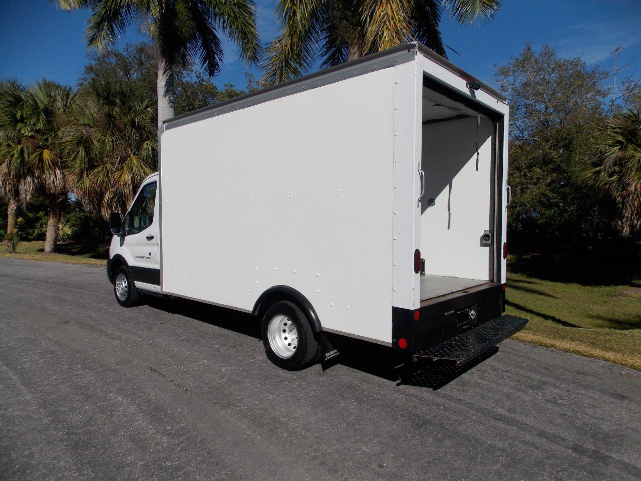 Used 2022 Ford Transit 350 DRW RWD image 5
