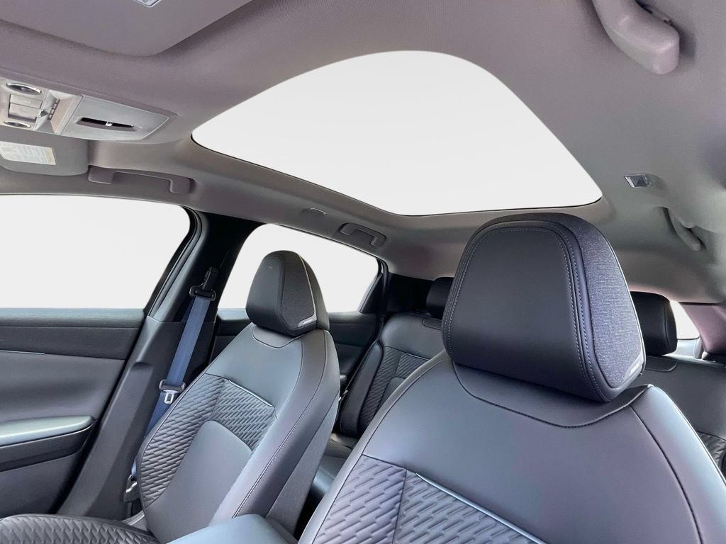 New 2026 Nissan Leaf Platinum+ w/ Floor Mat Package (Platinum+) FWD image 16