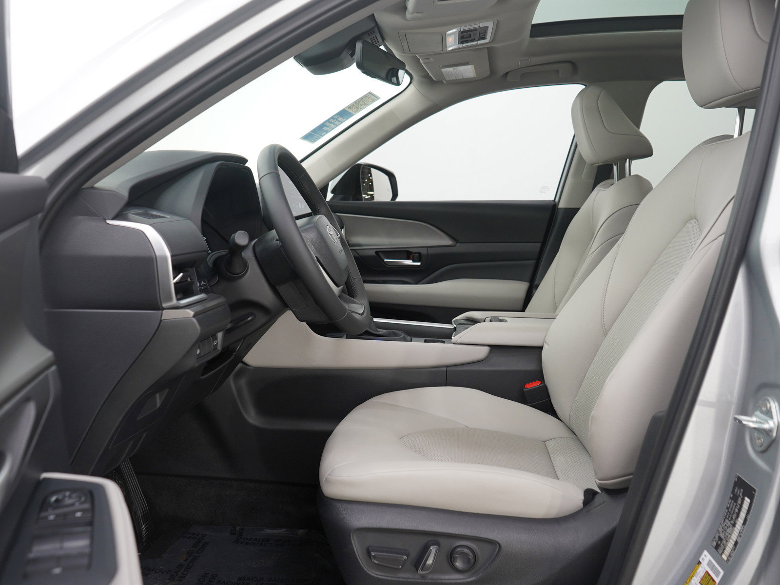 Used 2025 Toyota Grand Highlander AWD Hybrid image 21