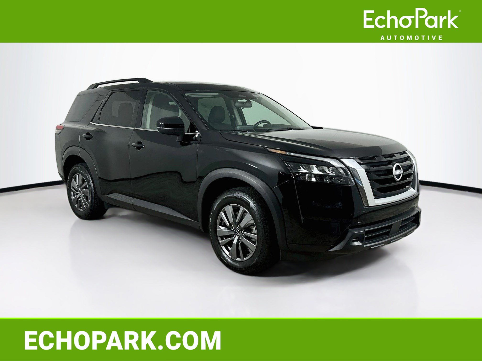 Used 2025 Nissan Pathfinder SV AWD/4WD image 1