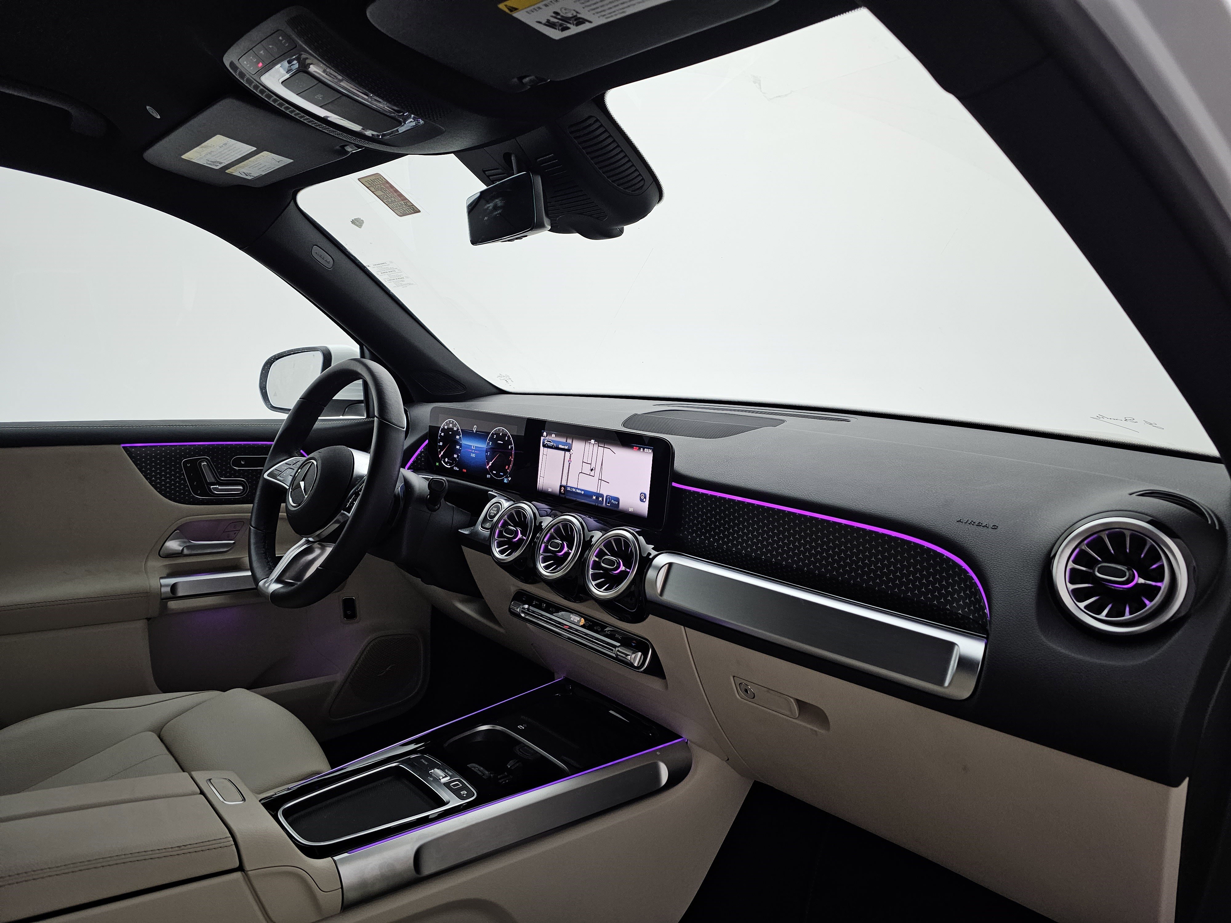 Used 2025 Mercedes-Benz GLB 250 image 14