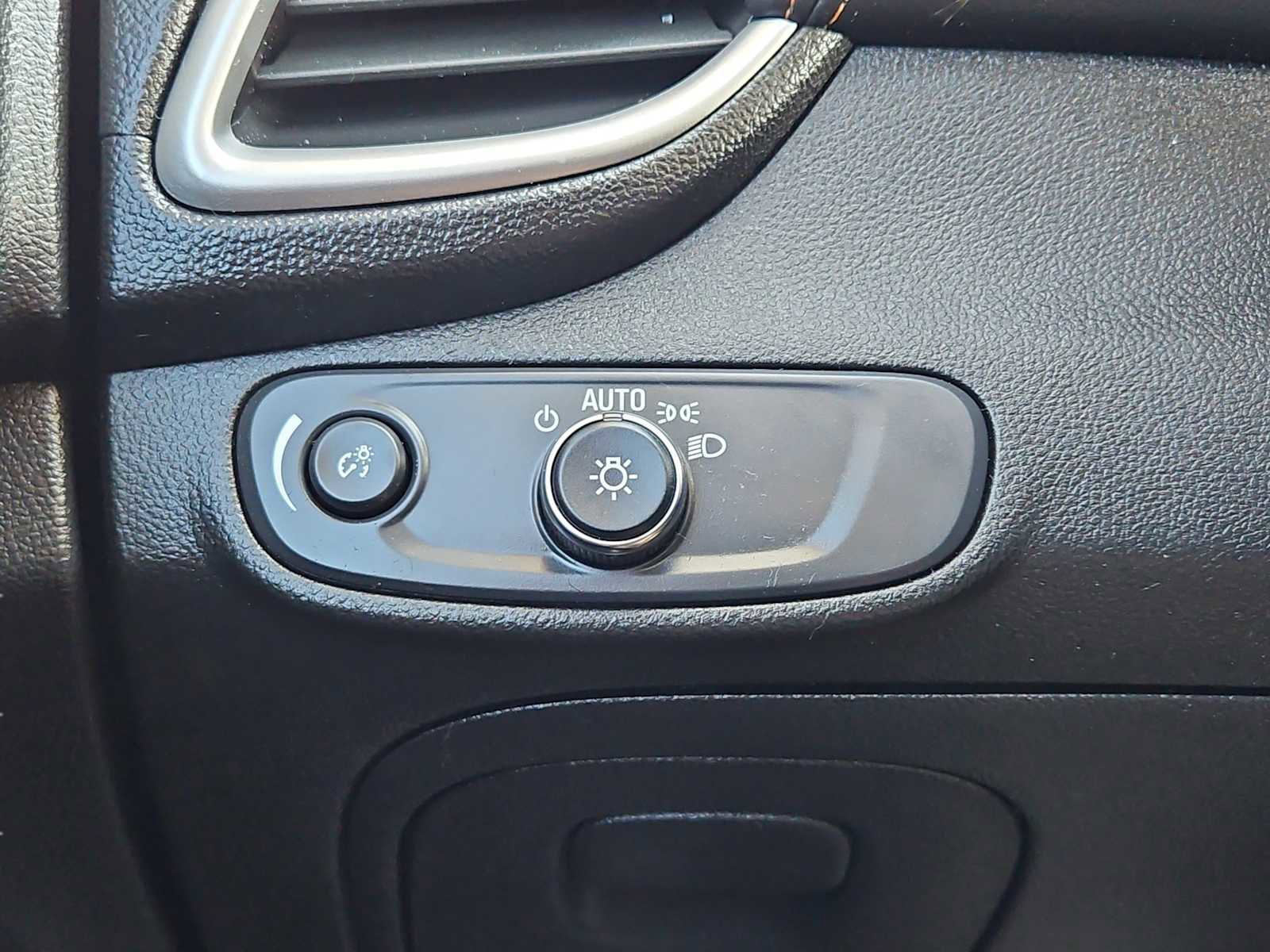 Certified 2022 Chevrolet Trax LS w/ Tint and Cruise Package image 16