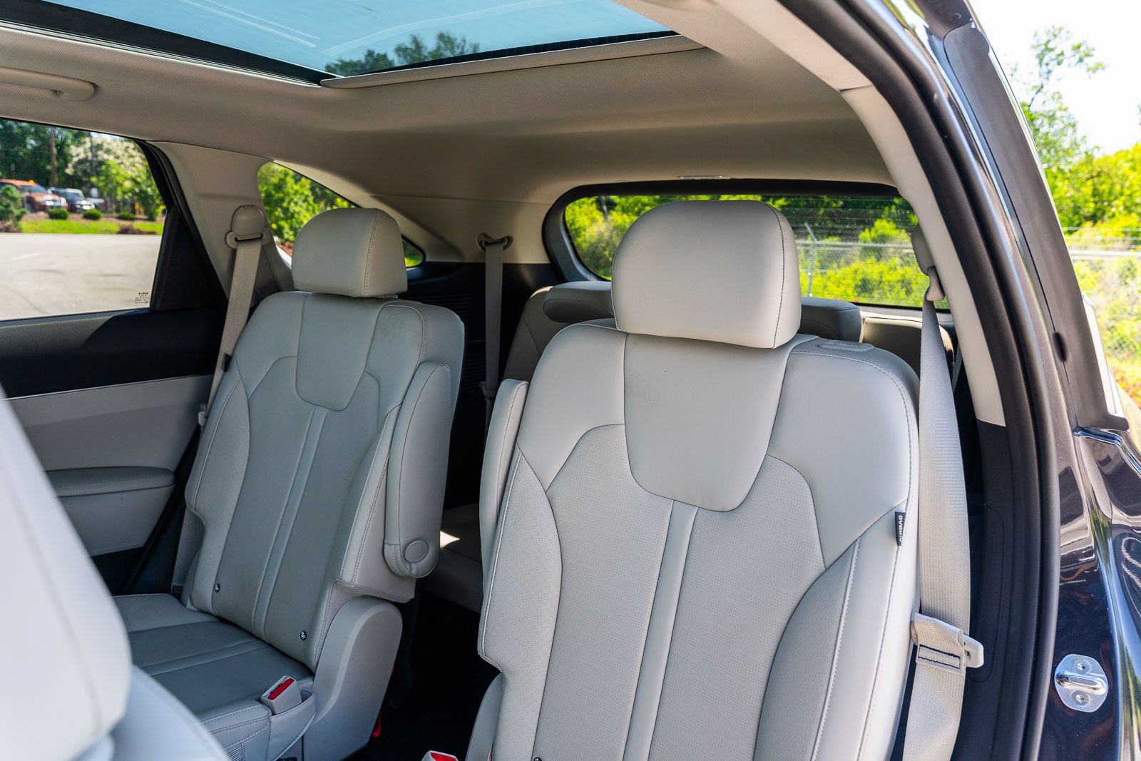 Used 2025 Kia Sorento EX w/ Panoramic Sunroof Package FWD image 18