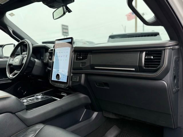 Used 2024 Ford Expedition Max Platinum AWD/4WD image 20