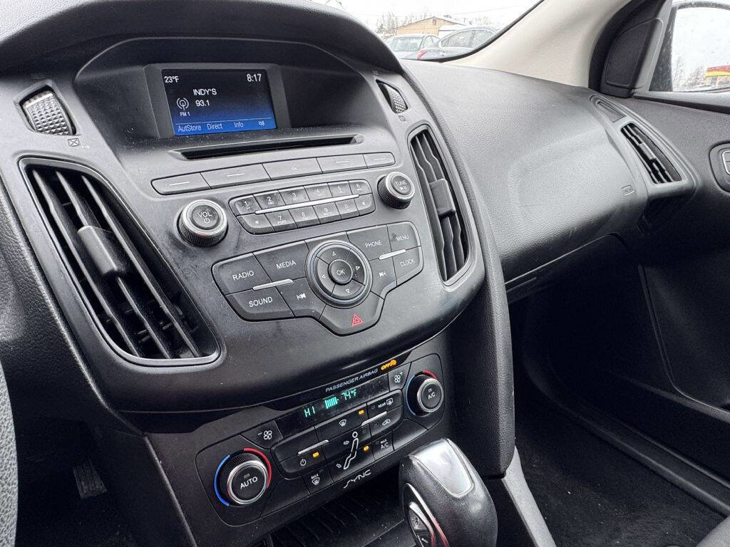 Used 2016 Ford Focus SE image 10