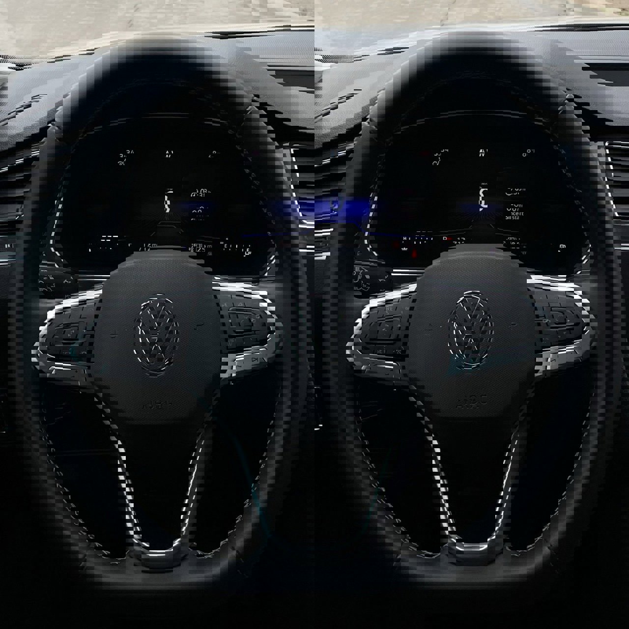 Used 2023 Volkswagen Tiguan SE image 13