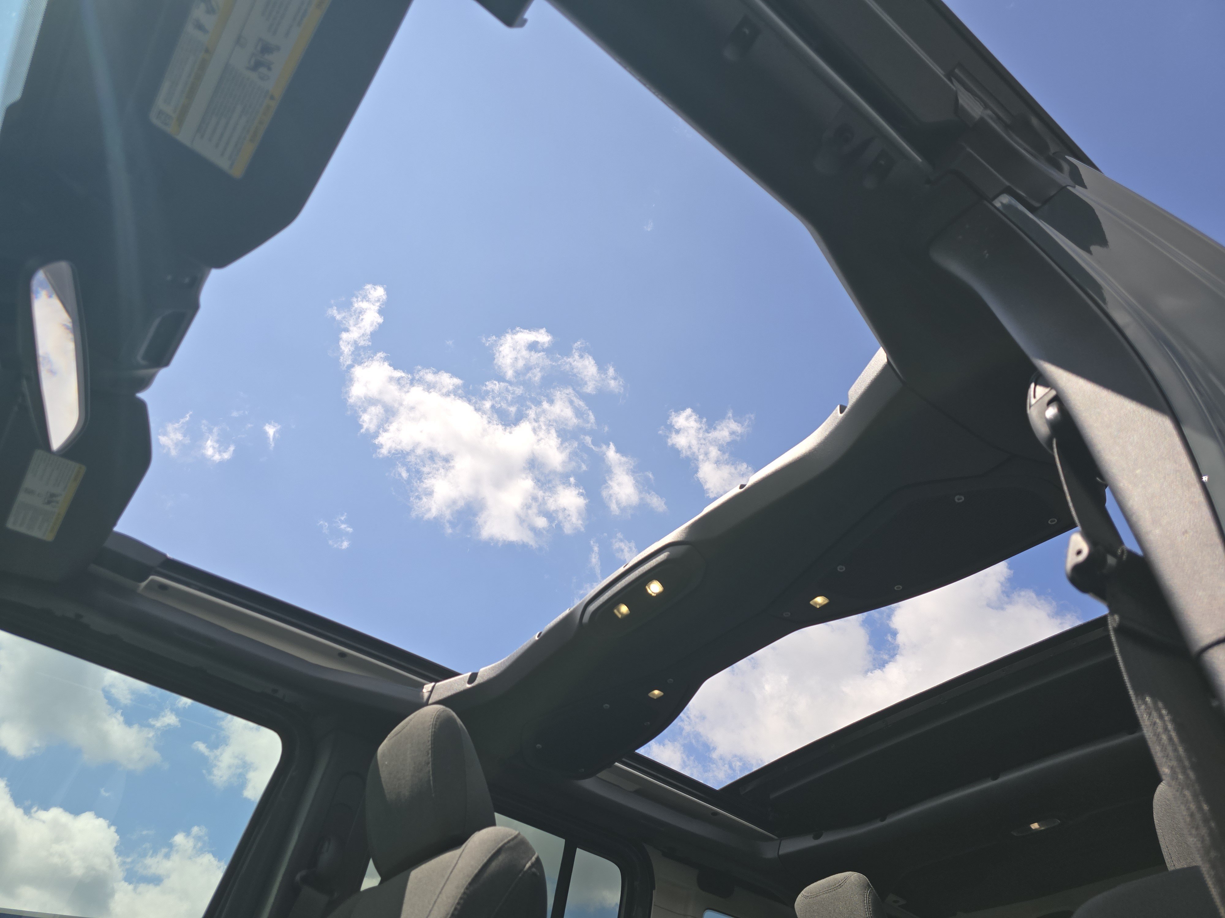 Used 2026 Jeep Wrangler Unlimited Sahara AWD/4WD image 9