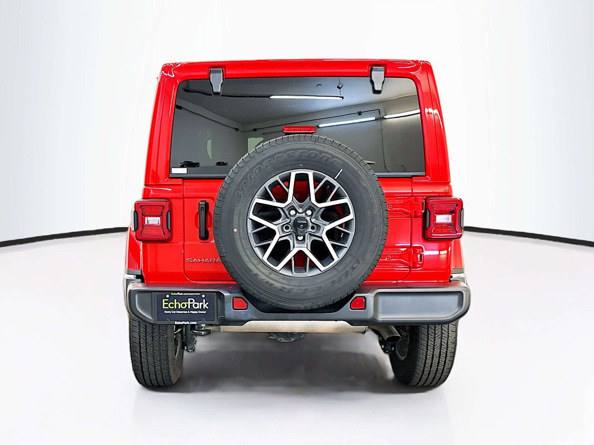 Used 2025 Jeep Wrangler Sahara image 7