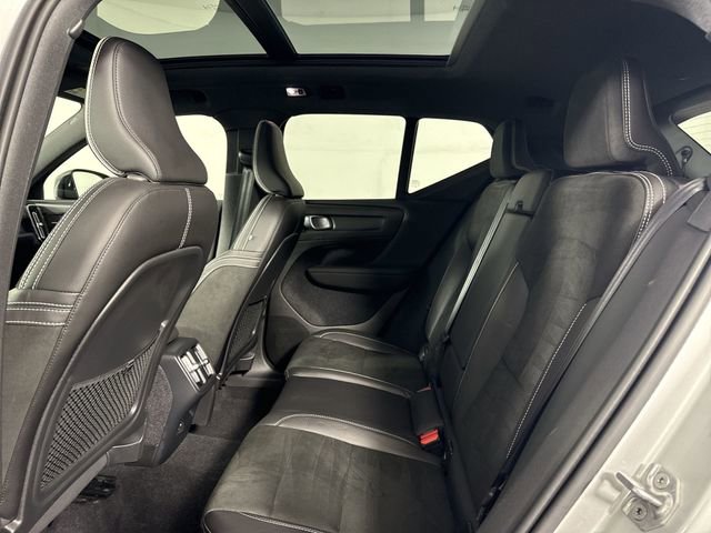 Used 2019 Volvo XC40 T5 R-Design image 22