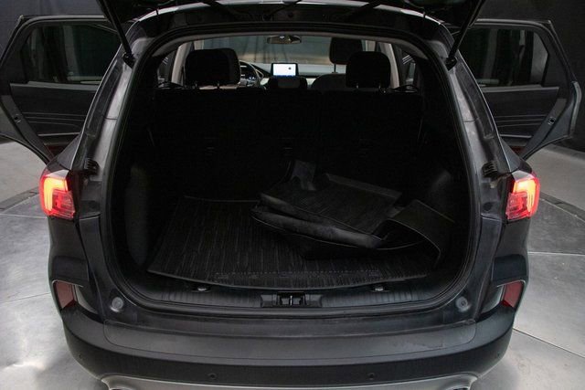 Used 2021 Ford Escape SE w/ Cold Weather Package image 19