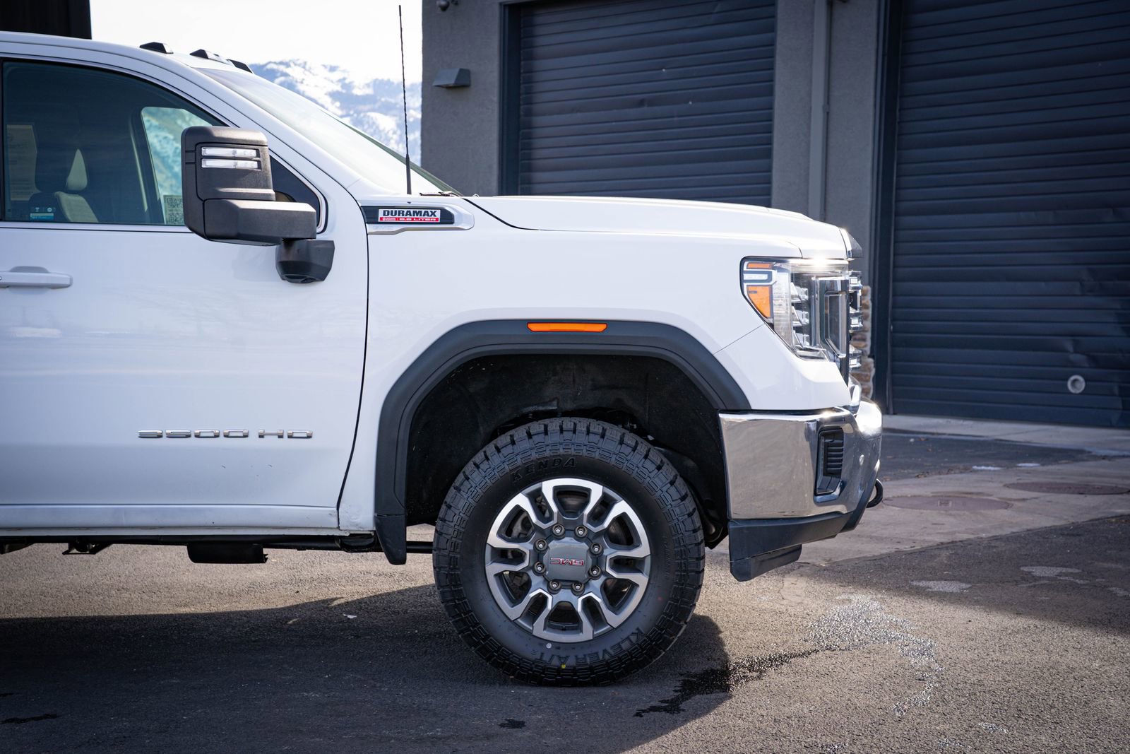 Used 2022 GMC Sierra 3500 SLE w/ SLE Convenience Package AWD/4WD image 4