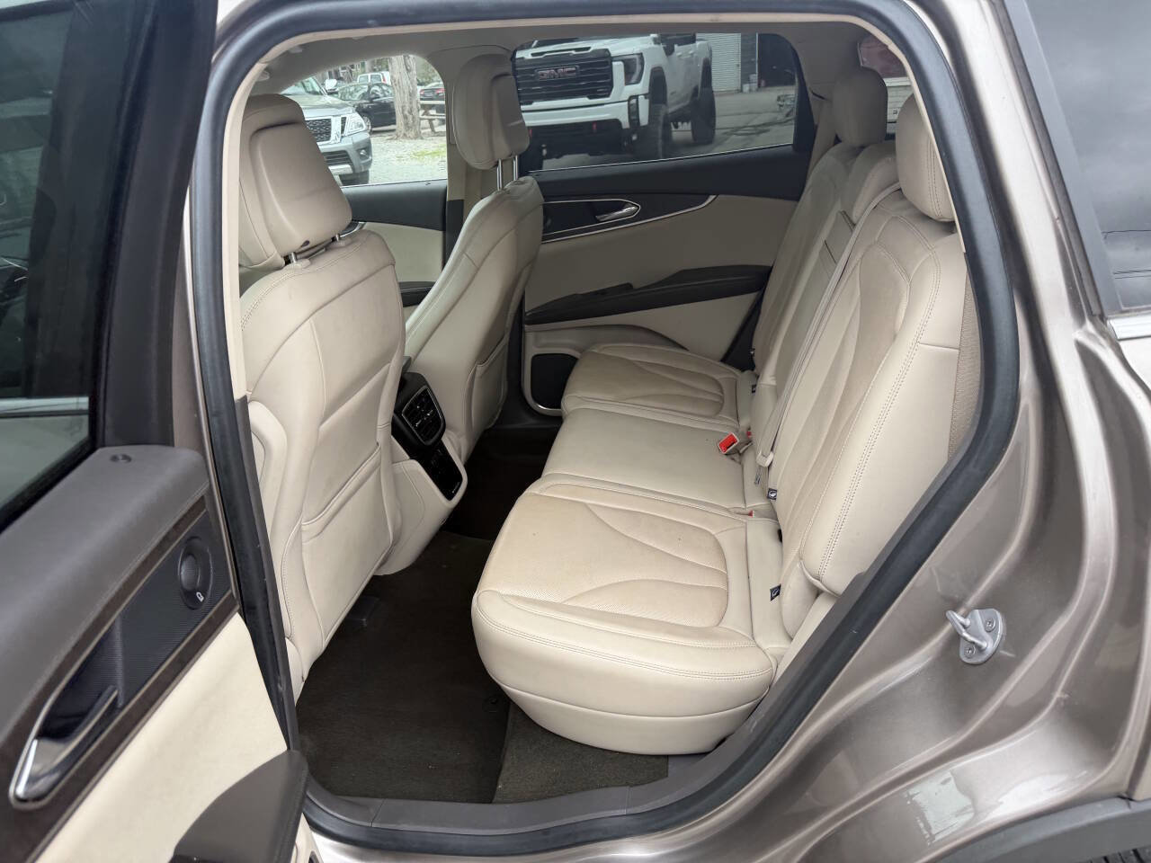 Used 2020 Lincoln Nautilus Reserve FWD image 14