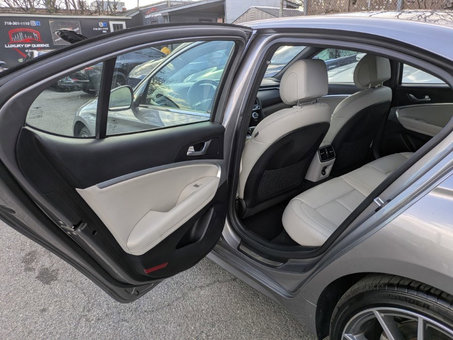 Used 2023 Genesis G70 2.0T AWD/4WD image 8