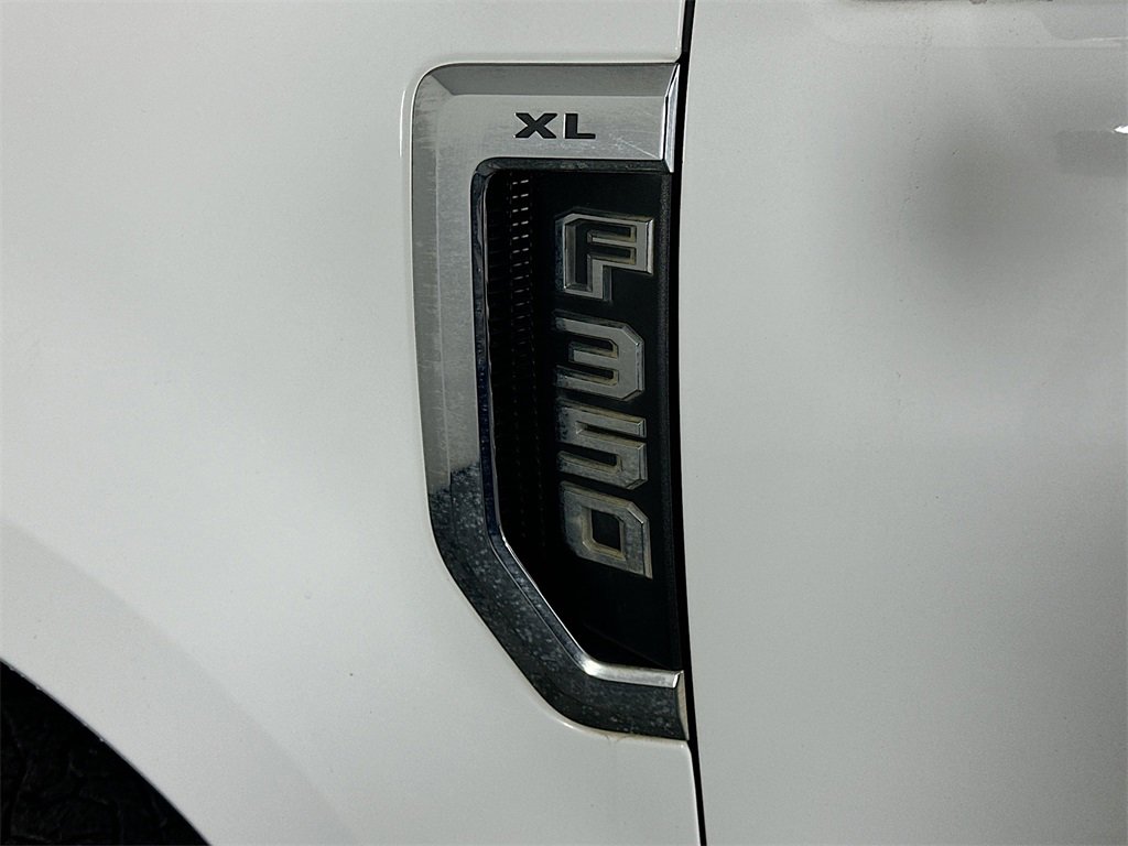 Used 2019 Ford F350 XL w/ Power Equipment Group image 28