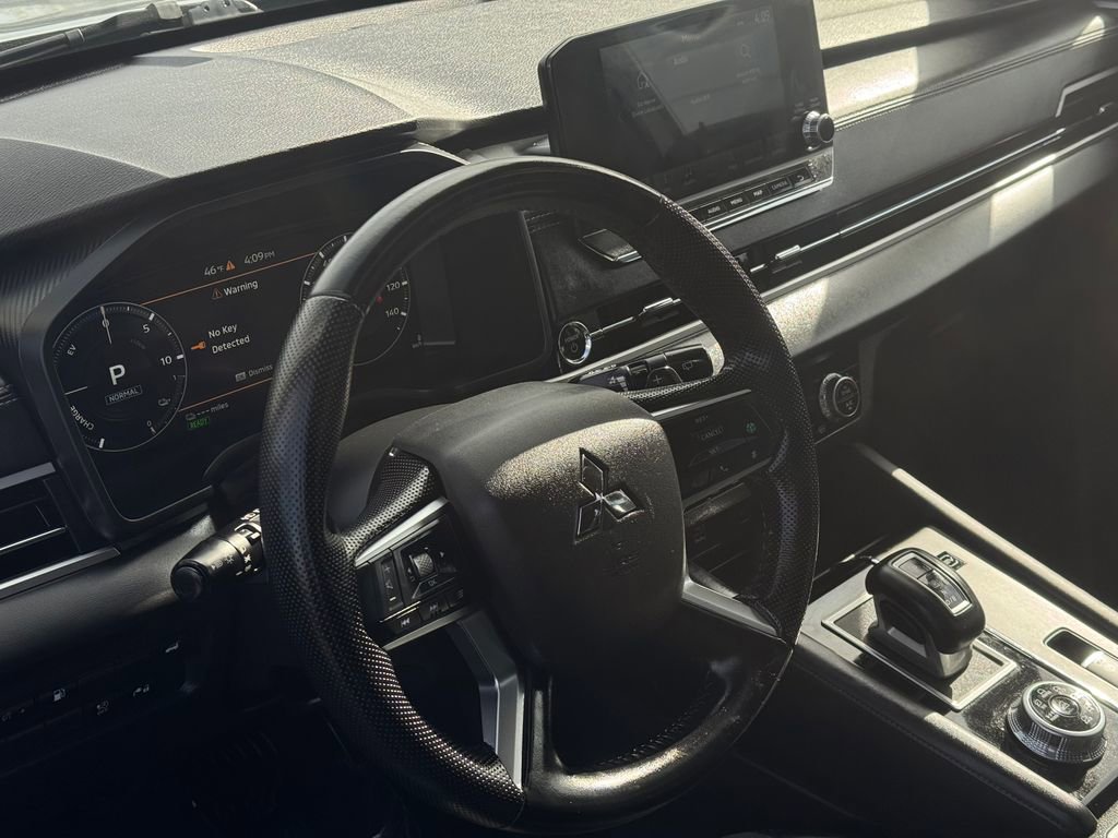 Used 2024 Mitsubishi Outlander Ralliart AWD/4WD image 24