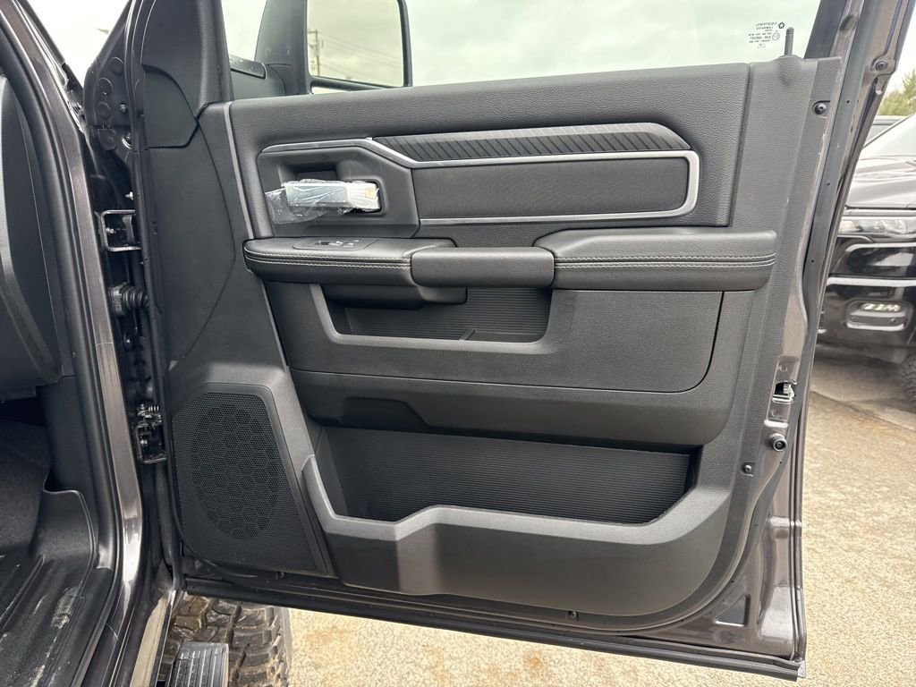 New 2025 RAM 2500 Big Horn image 32