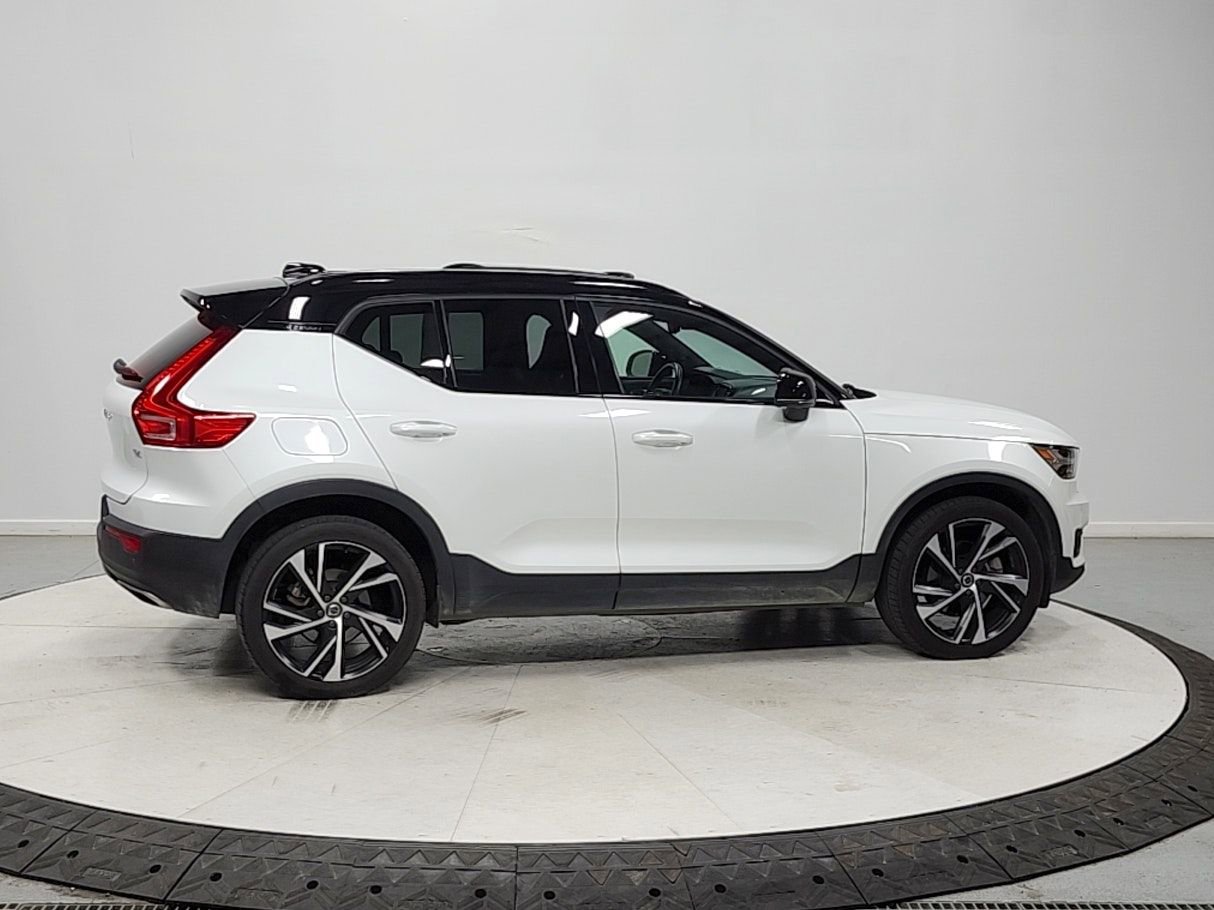 Used 2020 Volvo XC40 T4 R-Design w/ Protection Package Premier FWD image 8