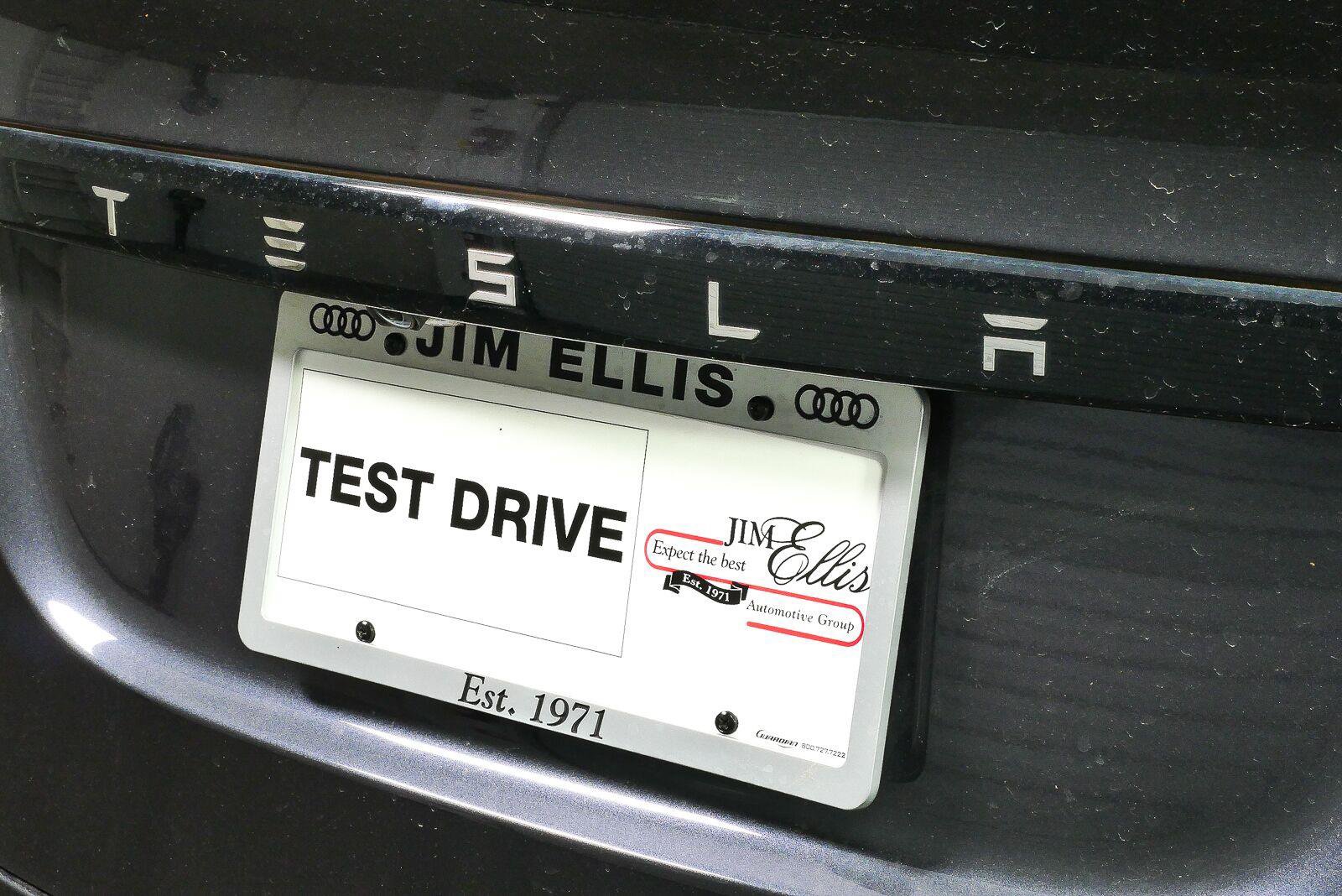 Used 2025 Tesla Model X AWD/4WD image 34