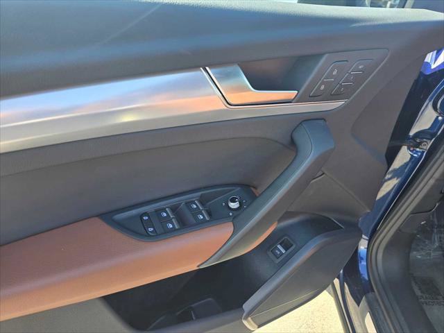 Used 2025 Audi Q5 2.0T Premium w/ Convenience Plus Package AWD/4WD image 22