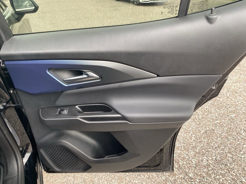 Used 2024 Chevrolet Equinox EV LT image 16