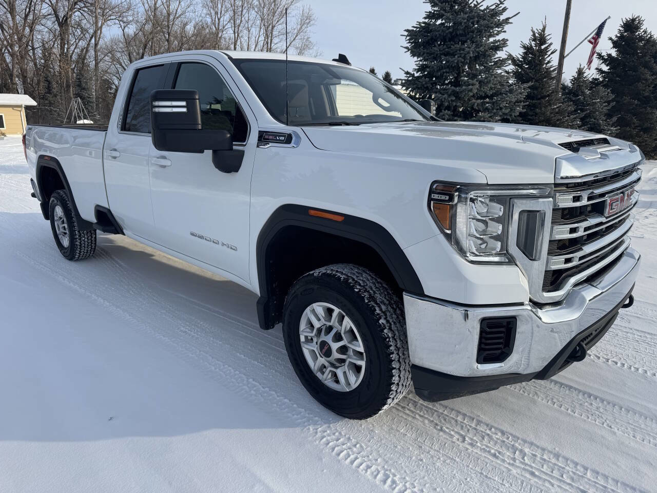Used 2021 GMC Sierra 2500 SLE image 2