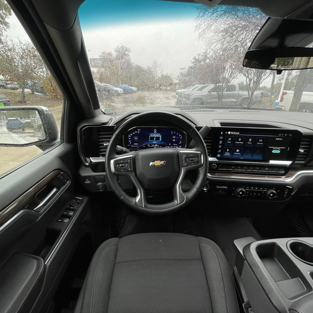 Used 2025 Chevrolet Silverado 1500 LT image 11