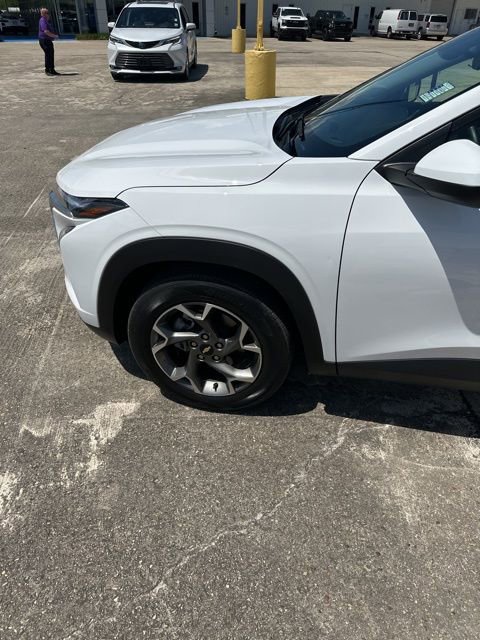 Used 2025 Chevrolet Trax LT w/ LT Convenience Package image 28