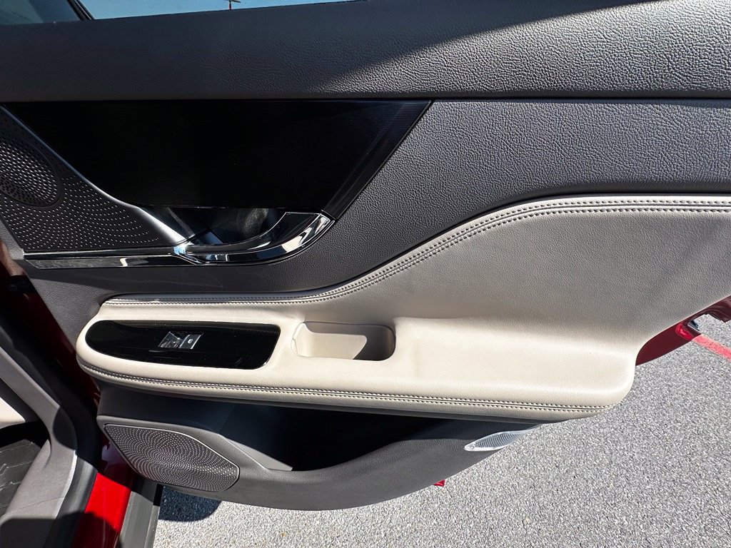 Used 2024 Lincoln Corsair FWD image 26