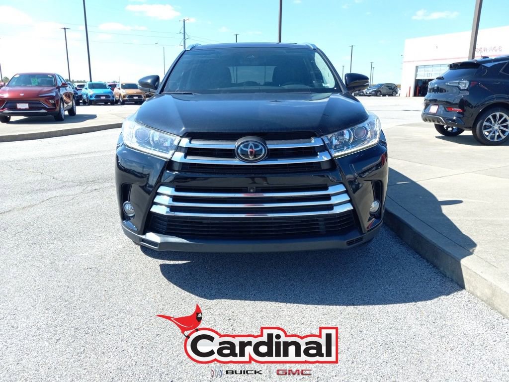 Used 2017 Toyota Highlander Limited Platinum w/ Carpet Mat Package image 17