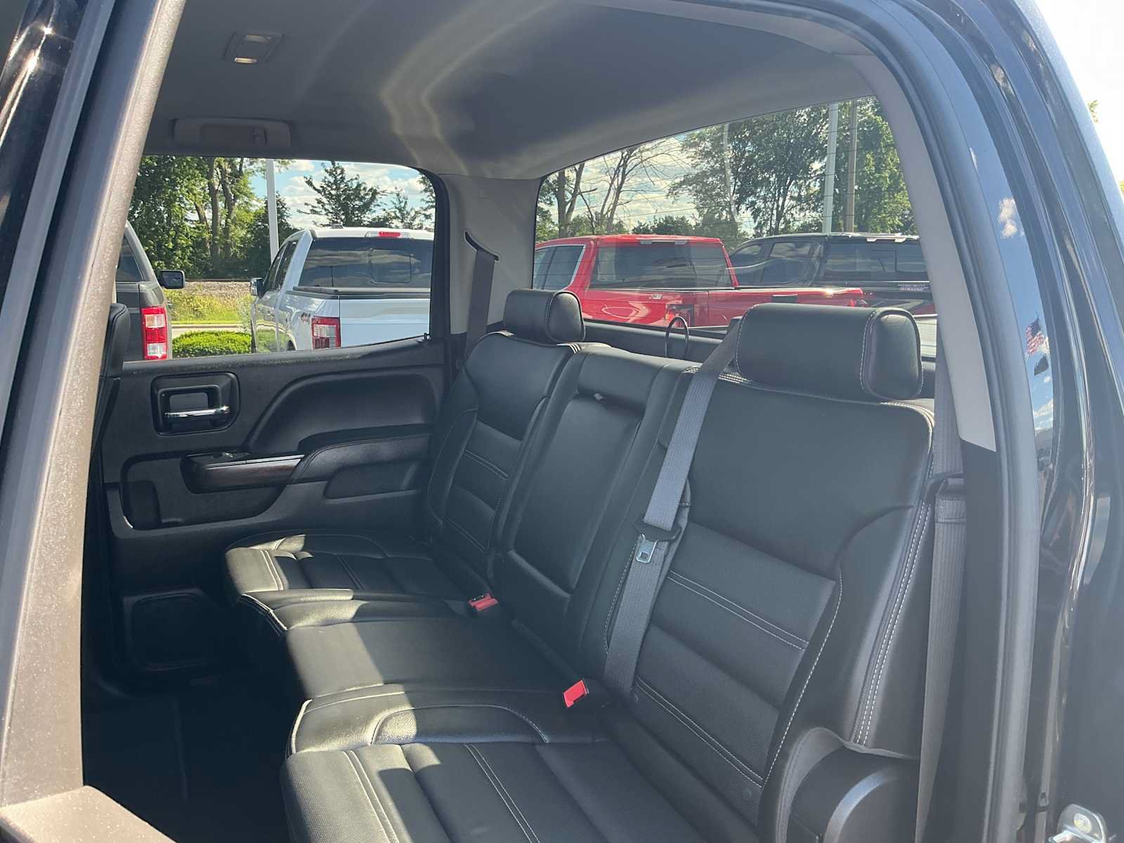 Used 2018 GMC Sierra 2500 Denali w/ Duramax Plus Package AWD/4WD image 23