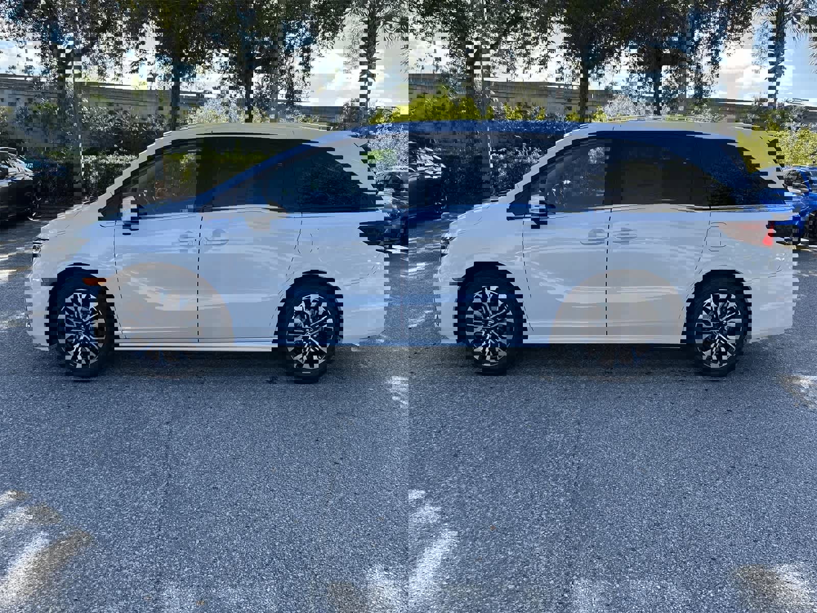 New 2026 Honda Odyssey Elite image 3