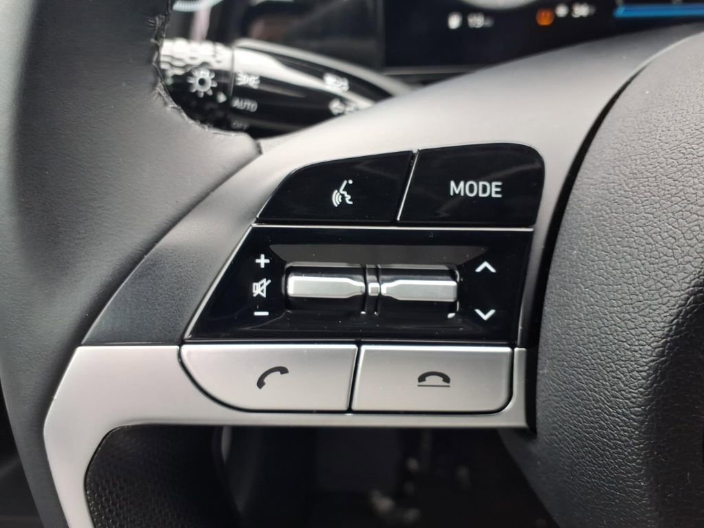 Certified 2022 Hyundai Elantra Limited image 20