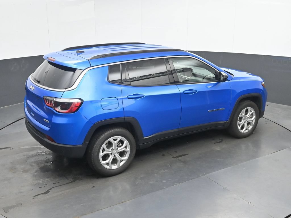 Used 2024 Jeep Compass Latitude AWD/4WD image 30