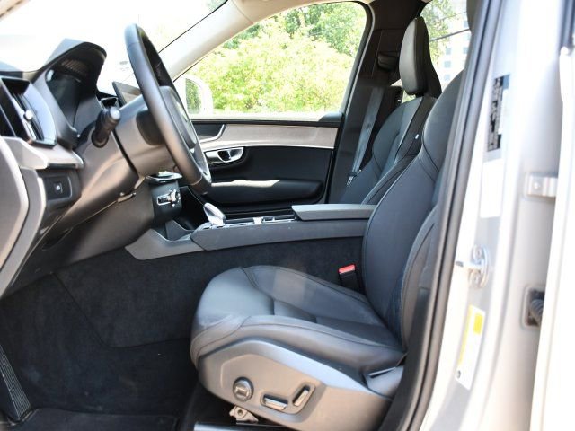 Certified 2025 Volvo XC90 B6 Plus AWD/4WD image 13