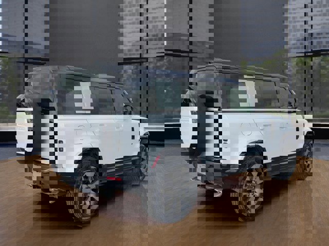 New 2026 Land Rover Defender 110 V8 image 5