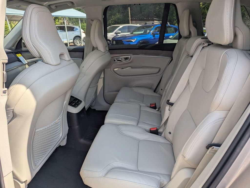 New 2026 Volvo XC90 T8 Ultra w/ Protection Package AWD/4WD image 14