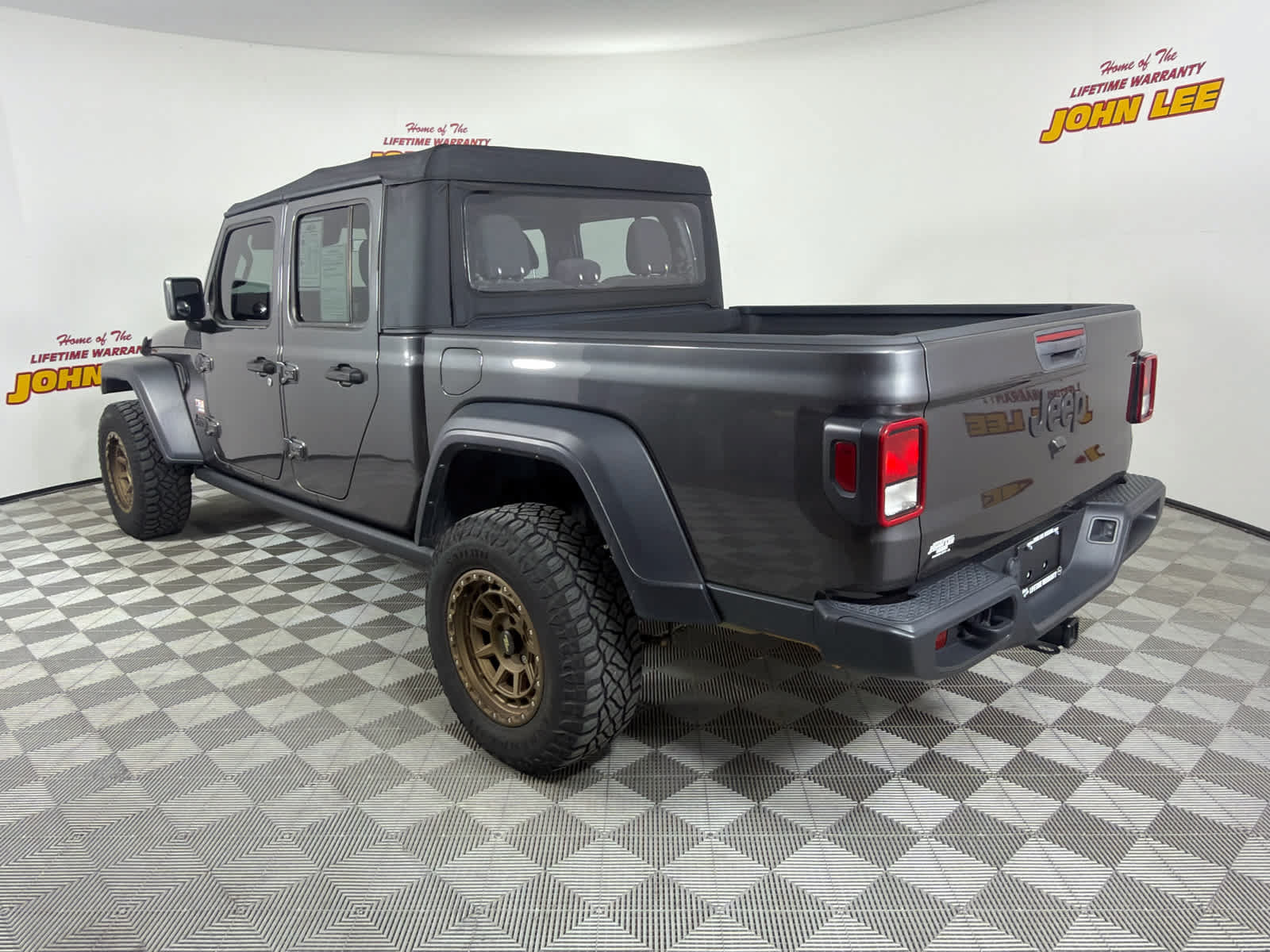 Used 2023 Jeep Gladiator Sport w/ Trailer Tow Package AWD/4WD image 3