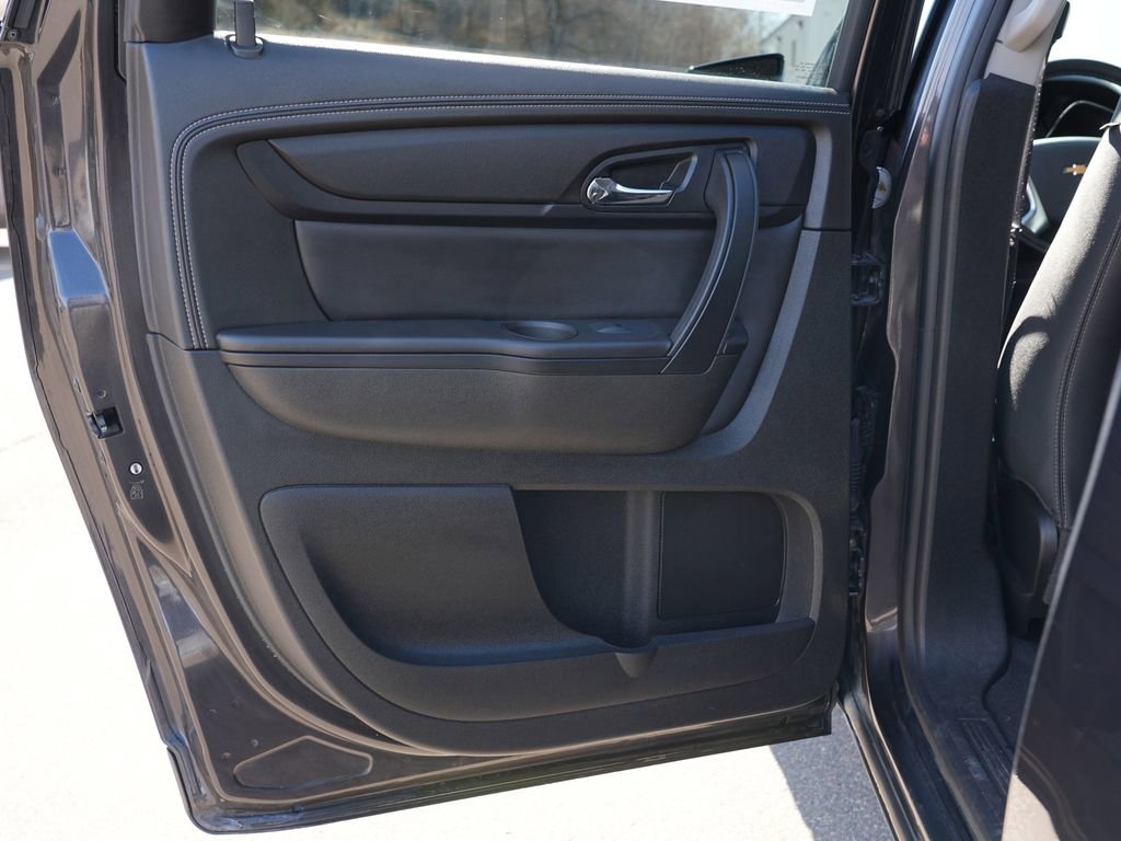 Used 2015 Chevrolet Traverse LT image 19