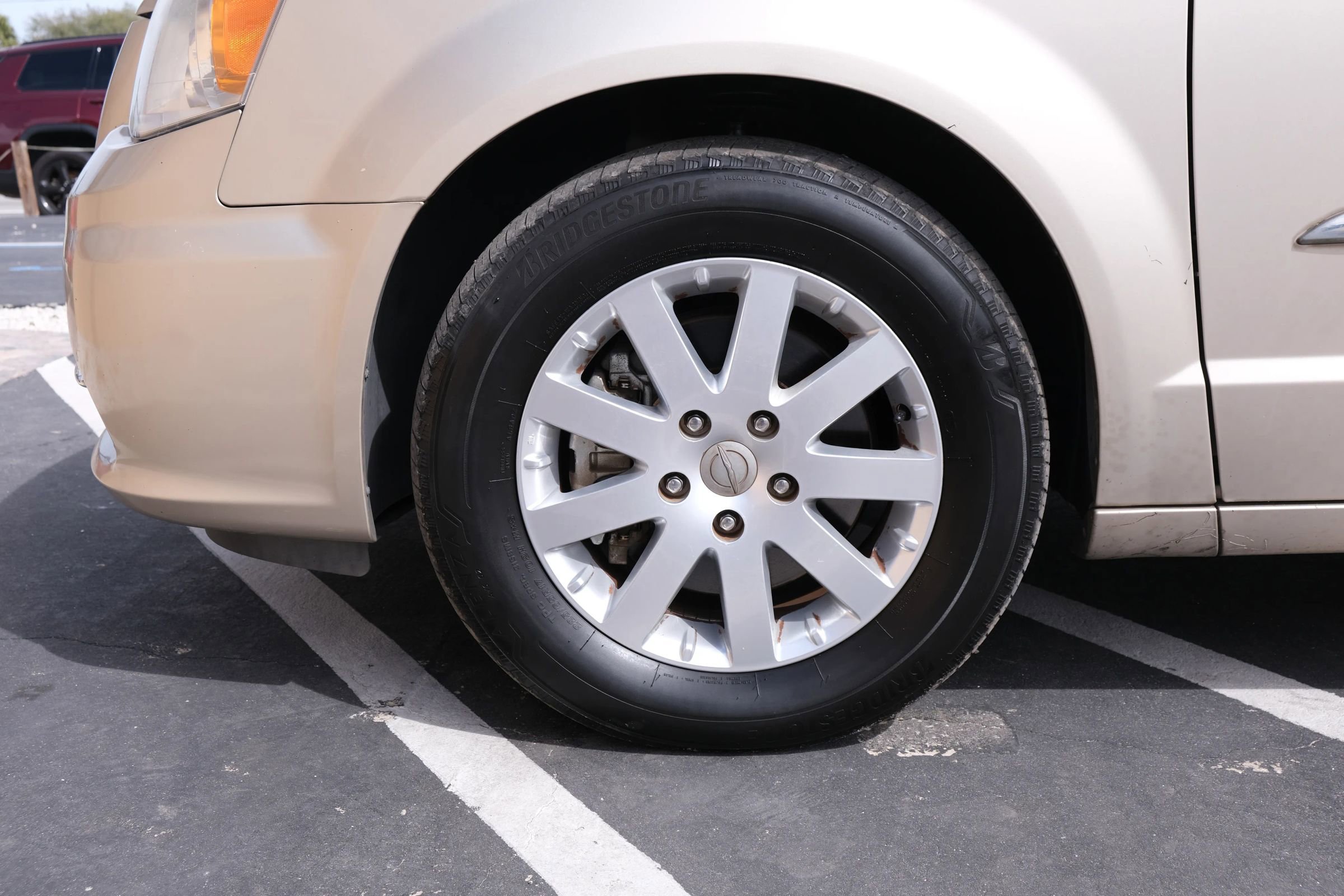 Used 2015 Chrysler Town & Country Touring image 11