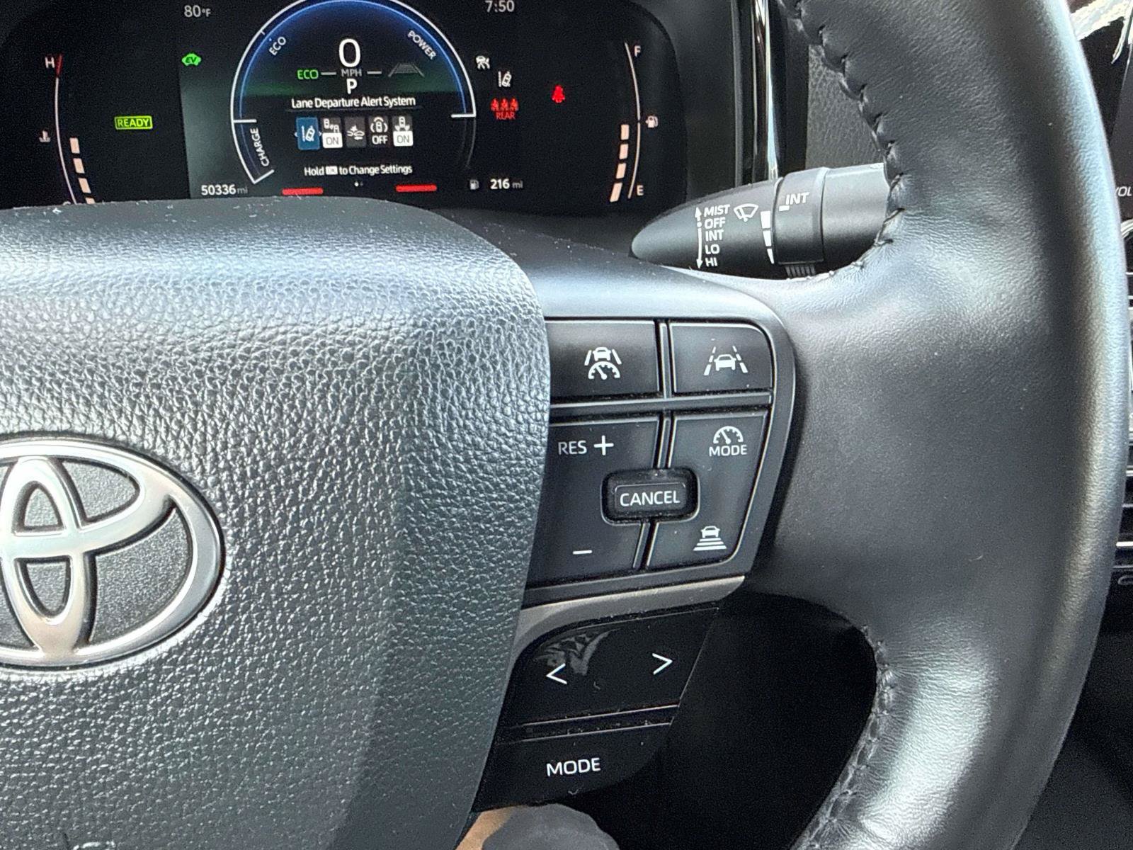 Used 2025 Toyota Camry XLE AWD/4WD image 25