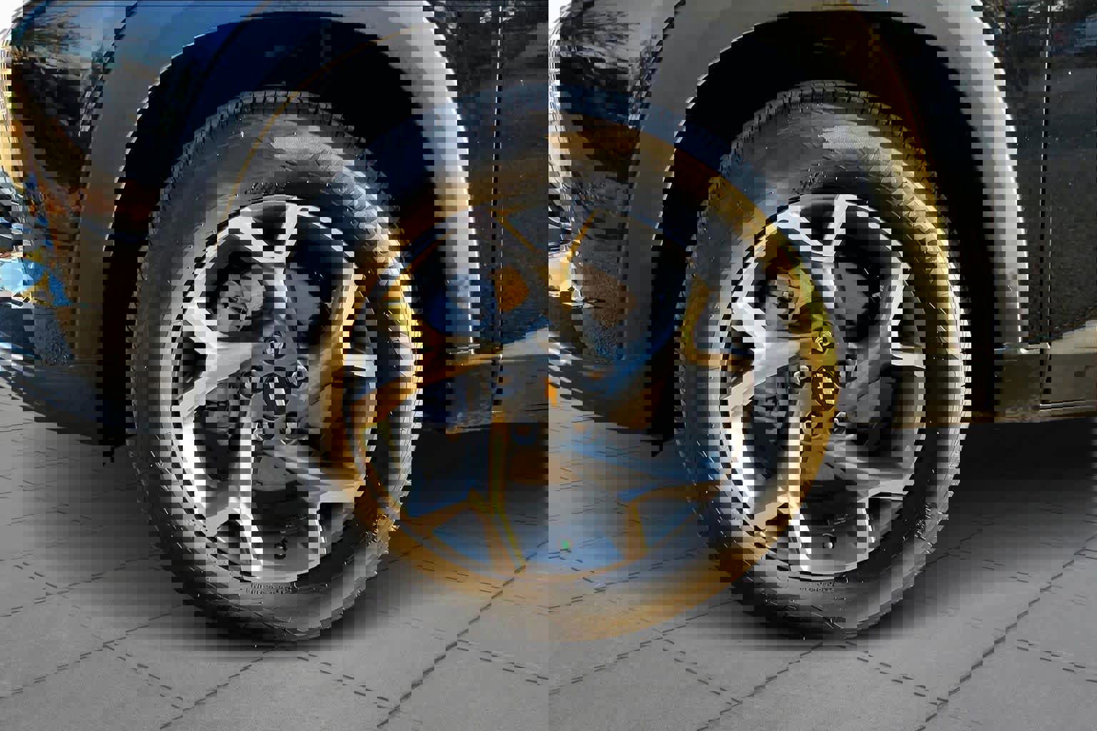 Used 2025 Chevrolet Trax LT w/ LT Convenience Package image 10