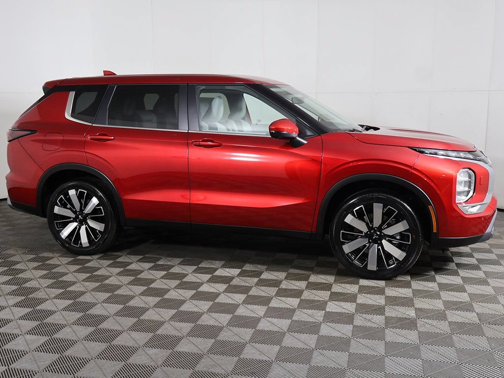 New 2025 Mitsubishi Outlander SE AWD/4WD image 14
