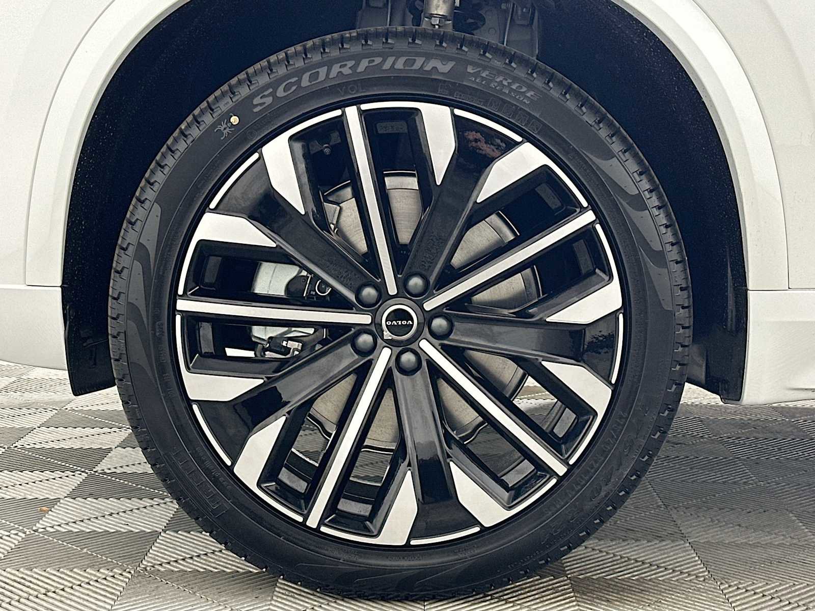 New 2026 Volvo XC90 B5 Core AWD/4WD image 31