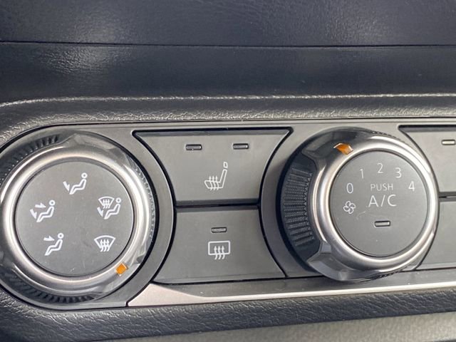 Used 2025 Nissan Kicks SV w/ SV Premium Package image 8