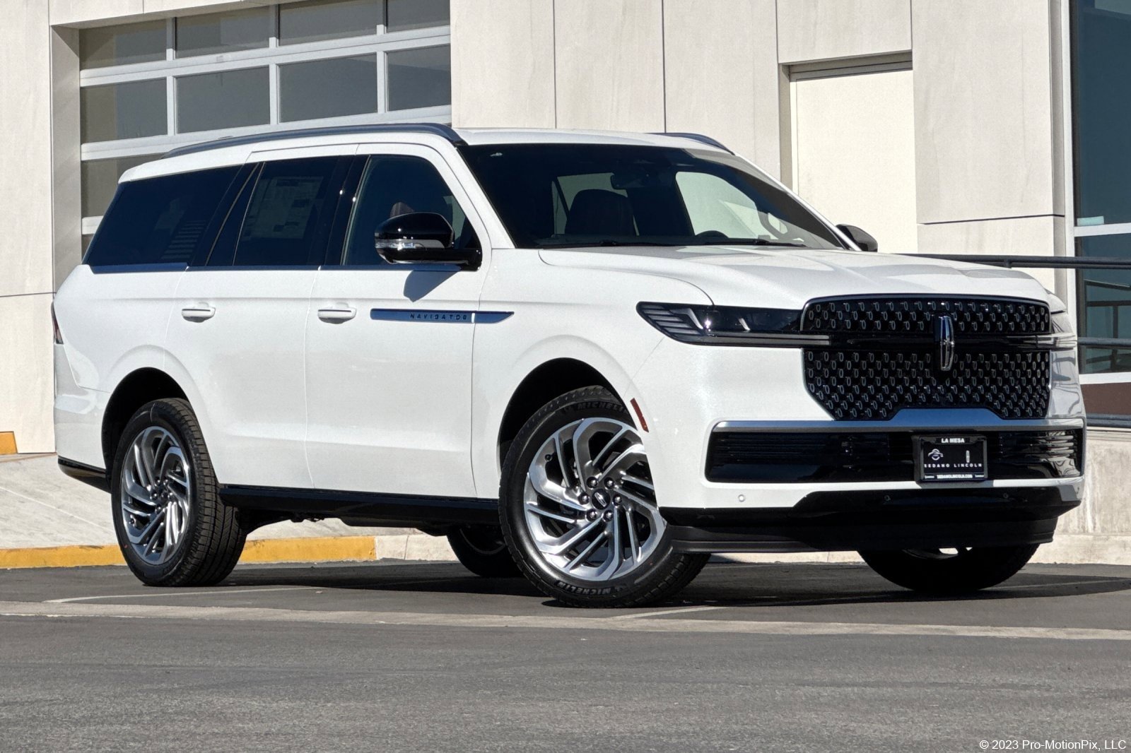 New 2025 Lincoln Navigator Reserve image 1