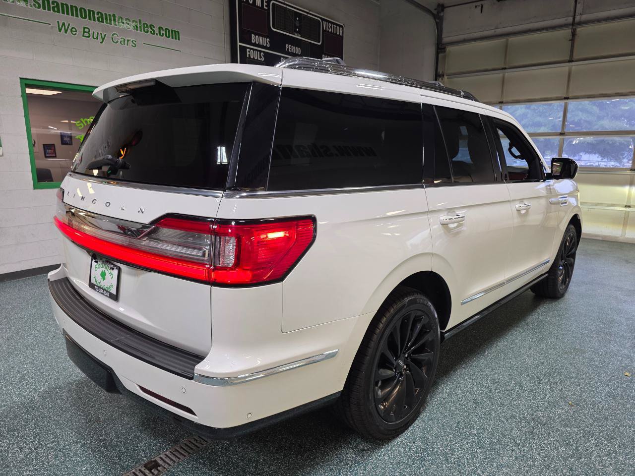 Used 2021 Lincoln Navigator Reserve AWD/4WD image 6