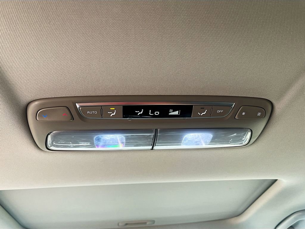 Used 2024 Kia Telluride EX w/ EX Captain's Chair Package image 27