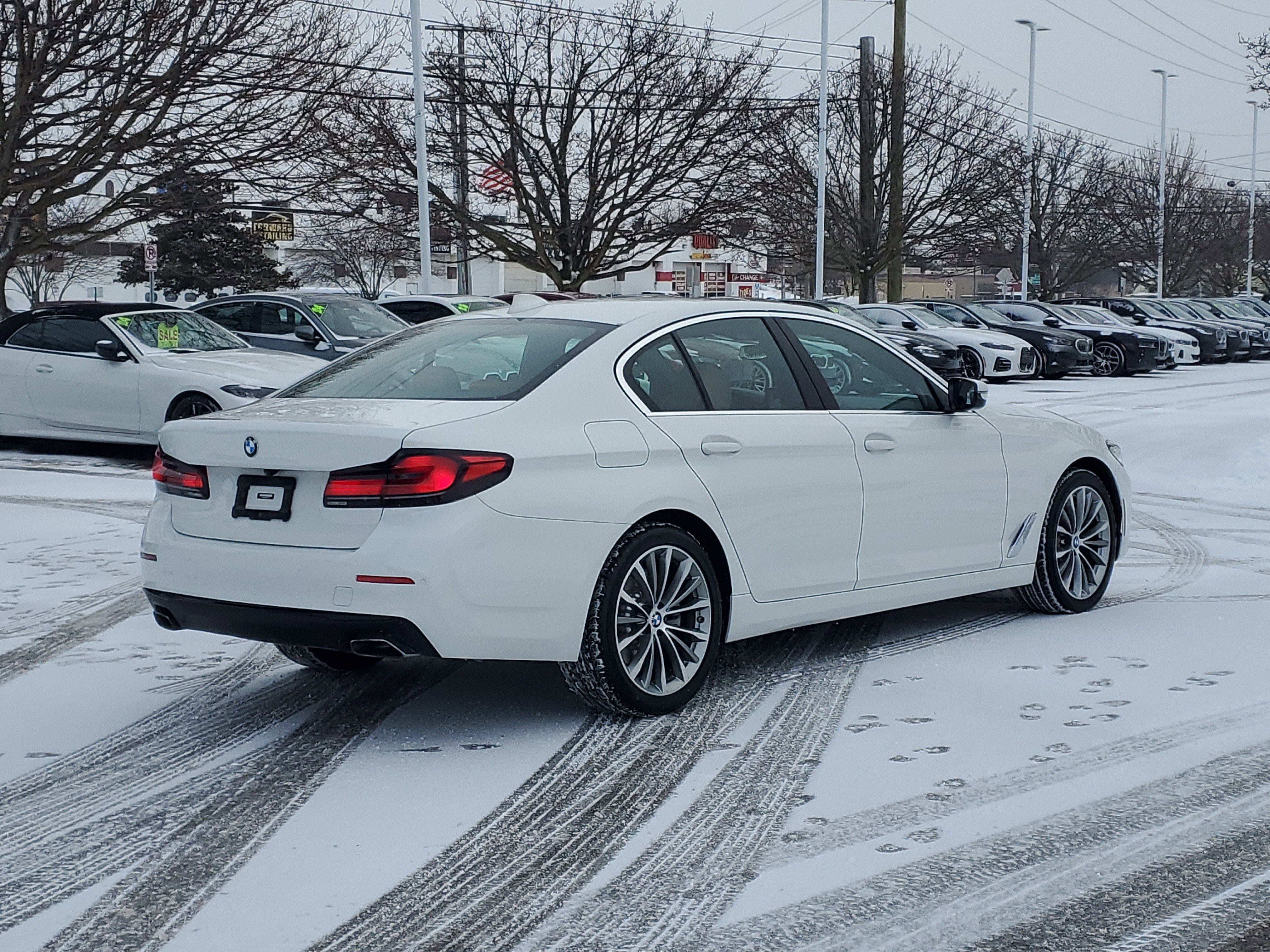 Used 2023 BMW 530i xDrive 530i xDrive w/ Premium Package image 3