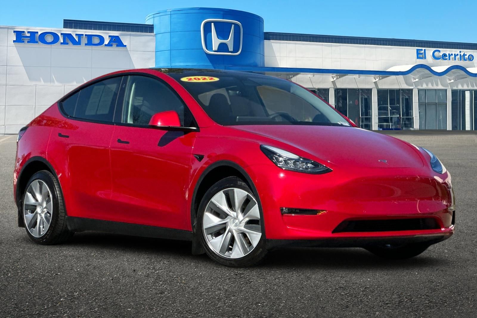 Used 2022 Tesla Model Y Long Range image 1